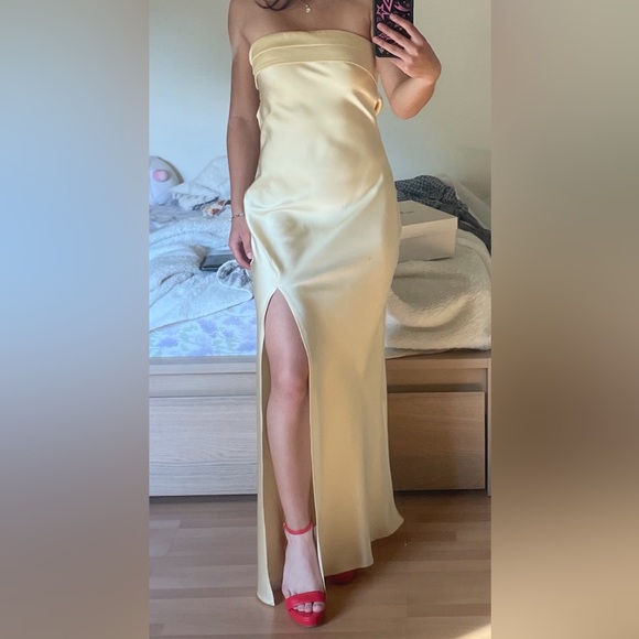 Yellow satin strapless prom dress - Picture 6 of 7